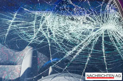 Sicherheitsrisiko in Hietzing: Offenes Tor am Bahnübergang gefährdet Kinder!