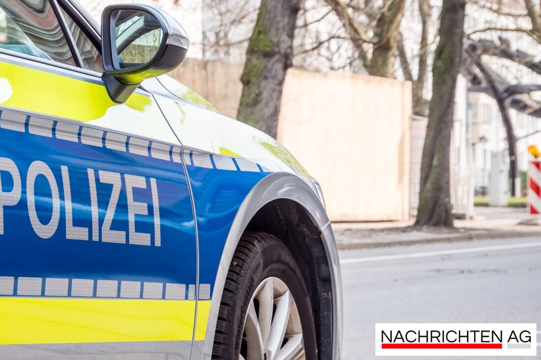 Ein verlassener Schriftzug in der Schröttergasse 27, Favoriten, wirft Fragen zu Leerstand und Wohnraumnutzung auf.