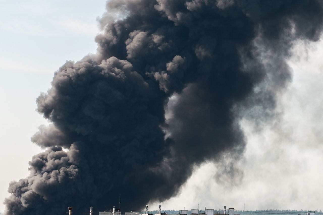 Großbrand in Wien-Floridsdorf: Feuerwehr kämpft gegen Flammen!