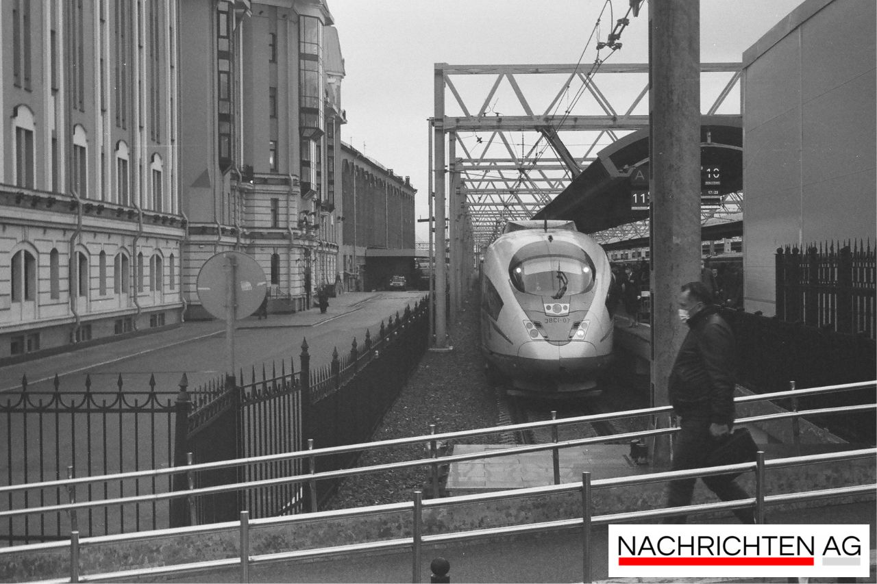 Pyrotechnik und Waffen: Fünf Jugendliche am Bahnhof Floridsdorf festgenommen!